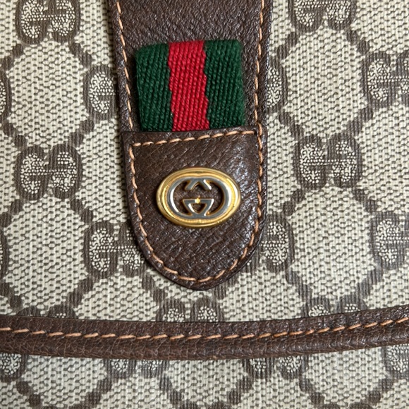 EUC Authentic Gucci Clutch with unbranded chain - Picture 16 of 17